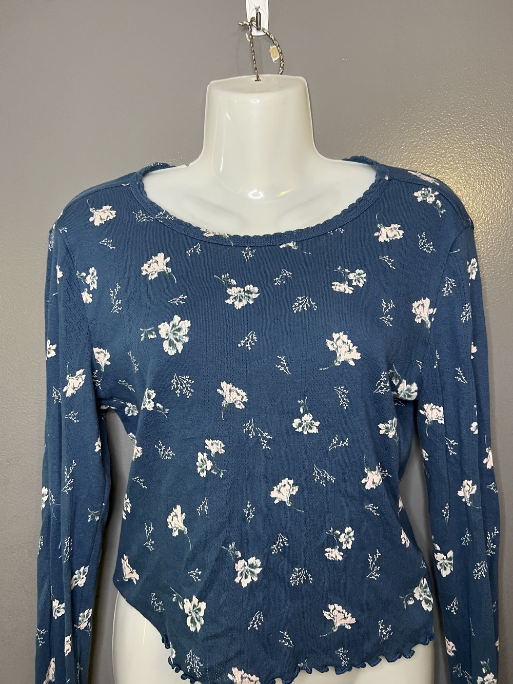 Lucky Brand Shirt Womens Small Blue Floral Scoop Neck Long Sleeve Tee Top